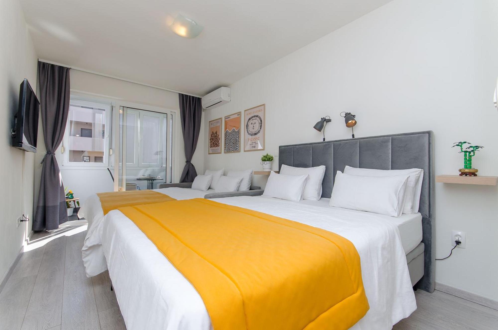 Side By Side Appartement Split