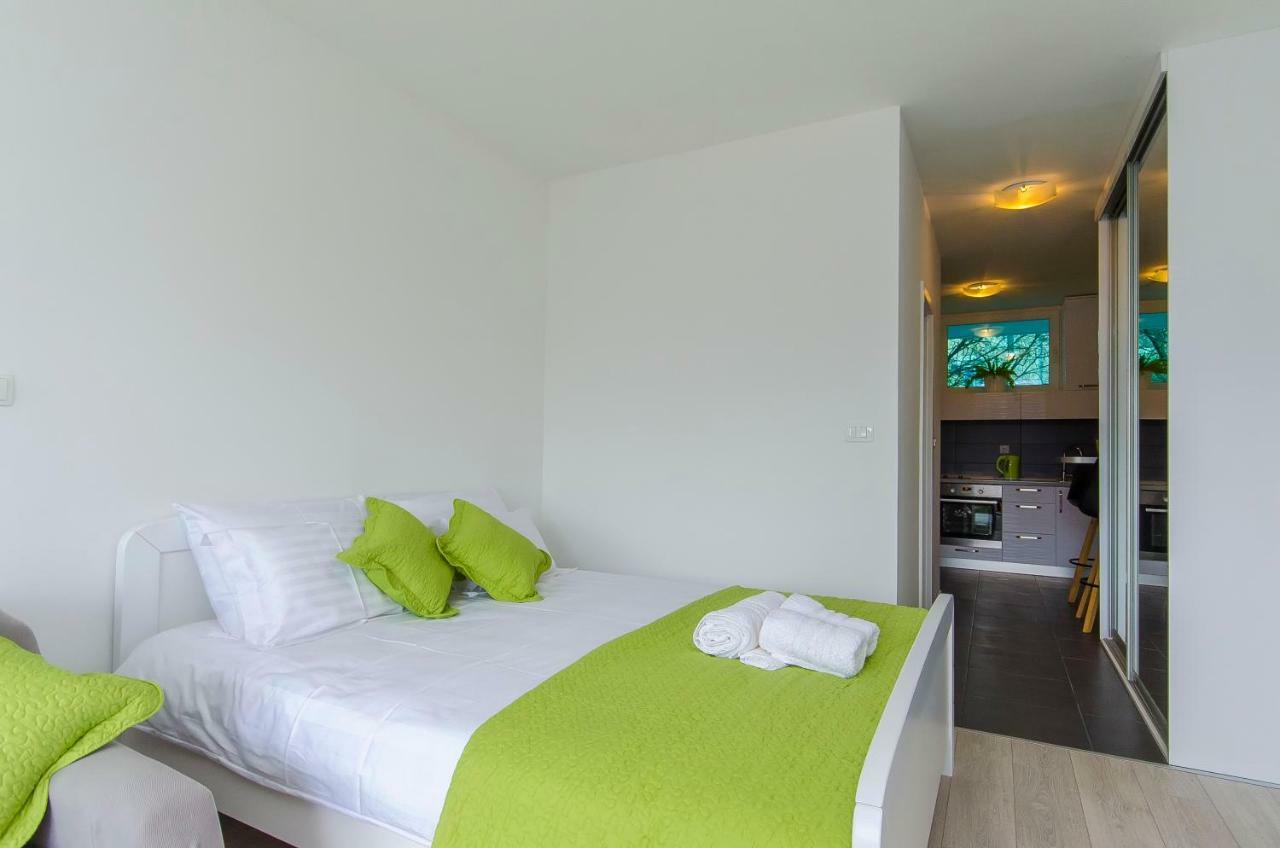 Side By Side Appartement